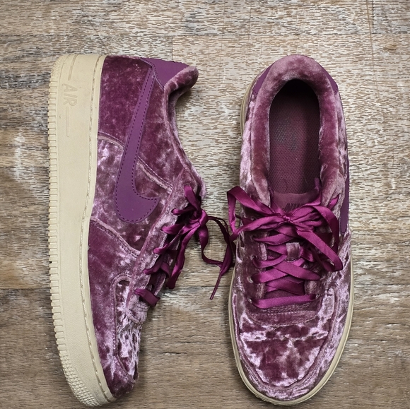 Nike Air Force 1 Tea Berry Velvet Sz 6.5 (849345-601) - Picture 4 of 8
